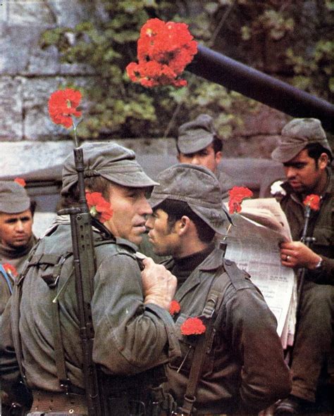 revolucao dos cravos em portugal 1974